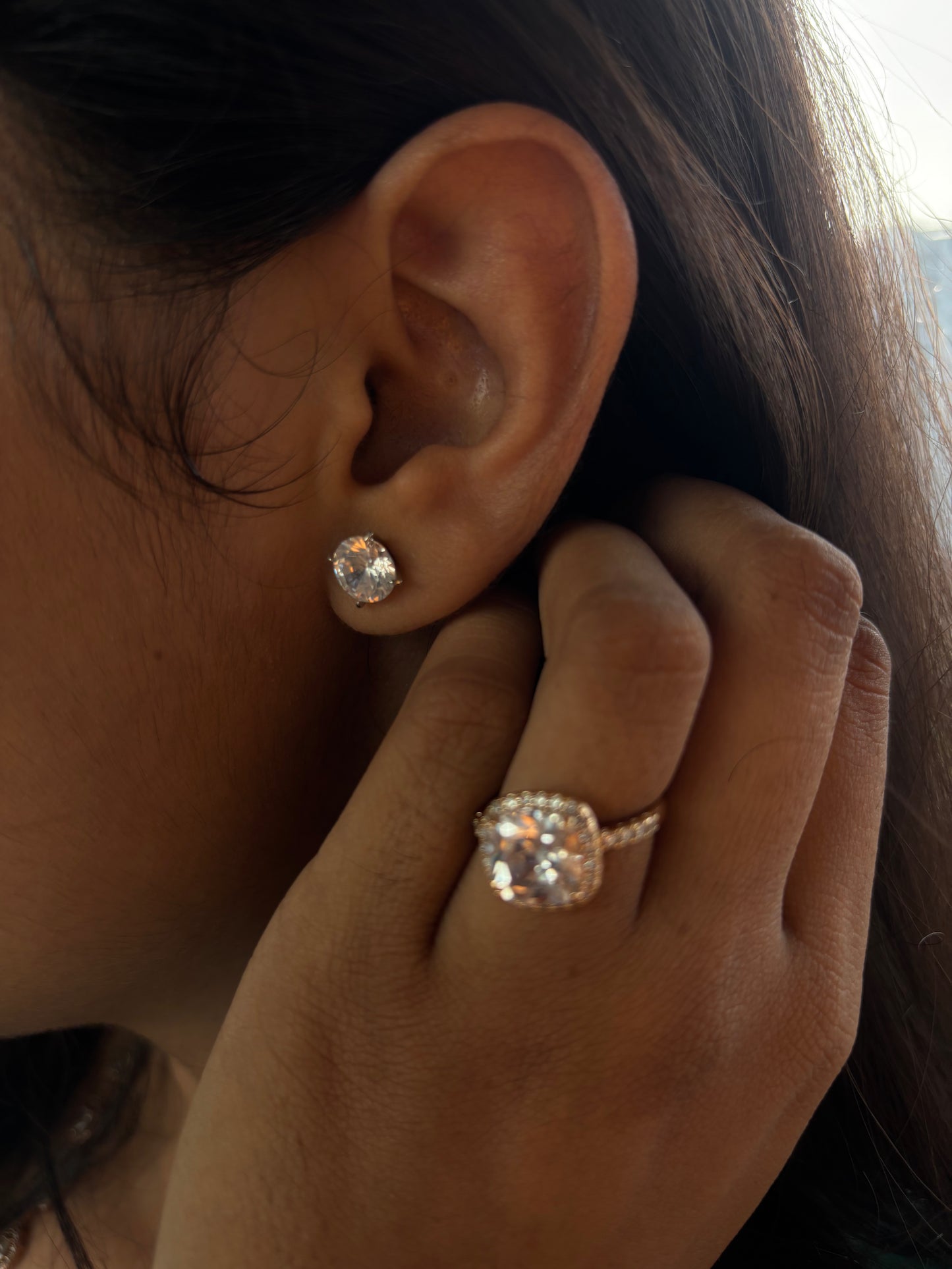 The 6 Carat Solitaires