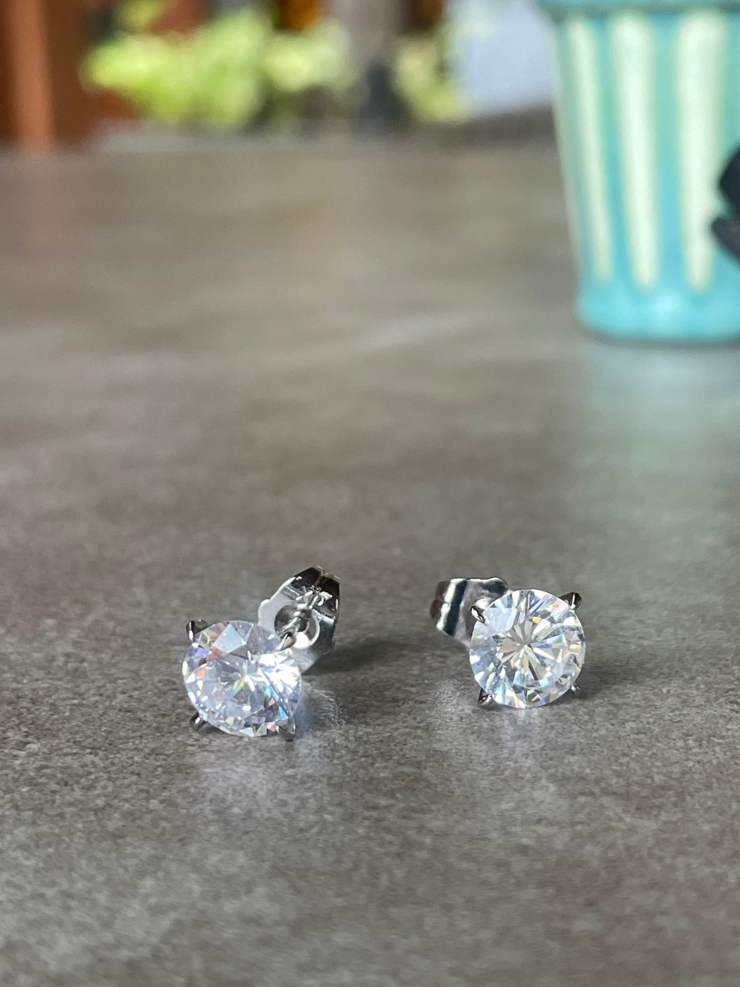 The 6 Carat Solitaires